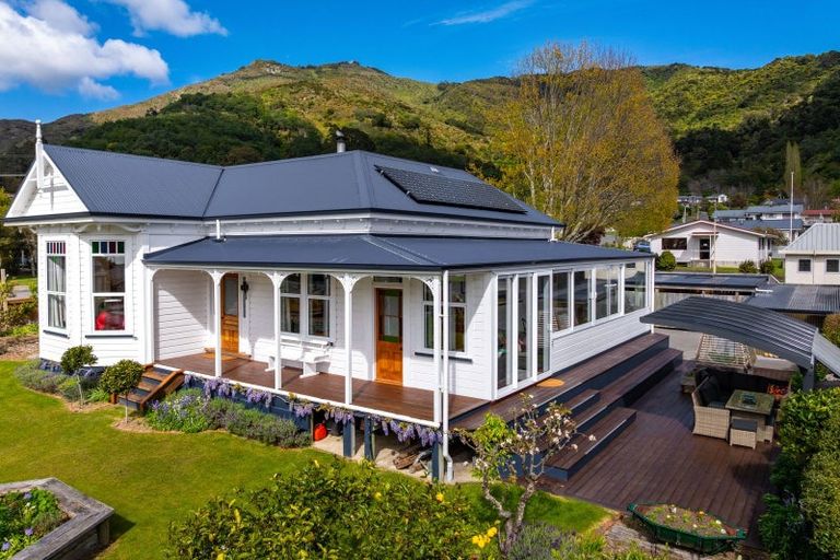 Photo of property in 55 Main Rd Havelock, Havelock, 7100