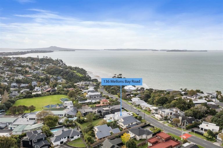 Photo of property in 136 Mellons Bay Road, Mellons Bay, Auckland, 2014