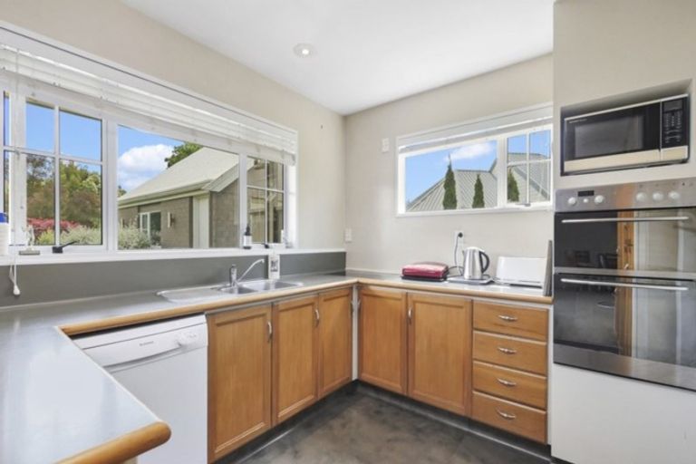Photo of property in 106 Regency Crescent, Redwood, Christchurch, 8051