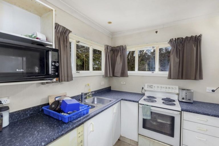 Photo of property in 144 Kamahi Street, Stokes Valley, Lower Hutt, 5019