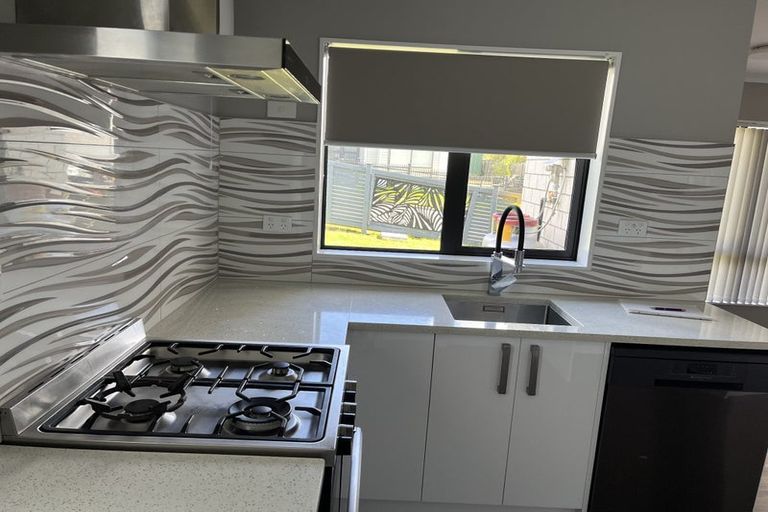 Photo of property in 5 Korihi Drive, Swanson, Auckland, 0614