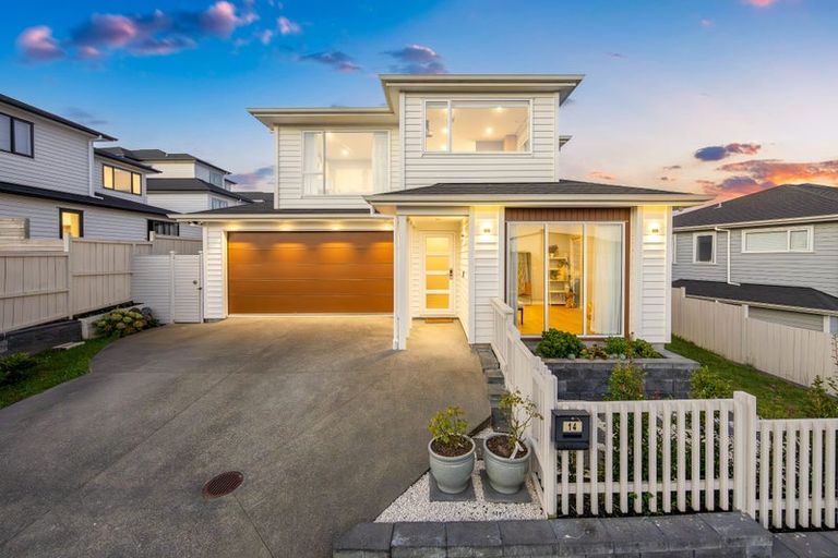 Photo of property in 14 Davey Crescent, Orewa, 0931