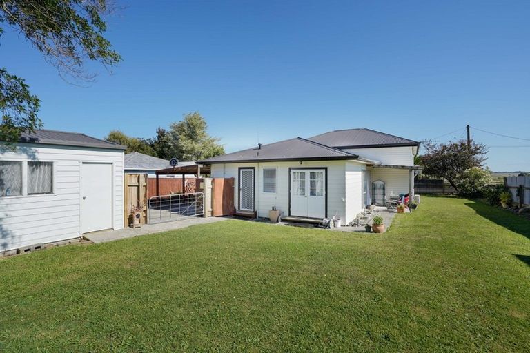 Photo of property in 12 Rata Street, Tokomaru, Palmerston North, 4474