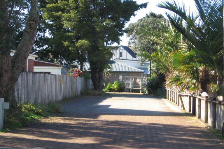 Photo of property in Palm Court, 10/21 Centreway Road, Orewa, 0931