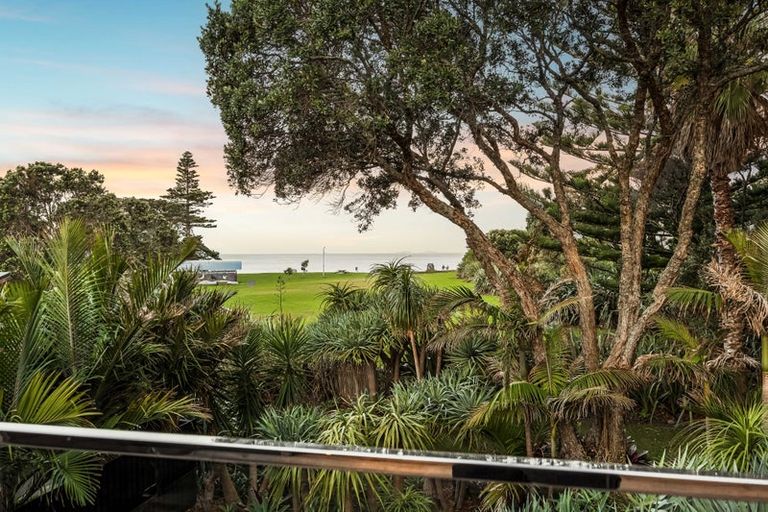 Photo of property in 47 Masterton Road, Rothesay Bay, Auckland, 0630
