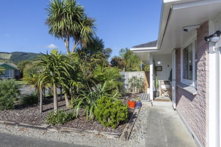 Photo of property in 2a Leybourne Avenue, Waikanae, 5036