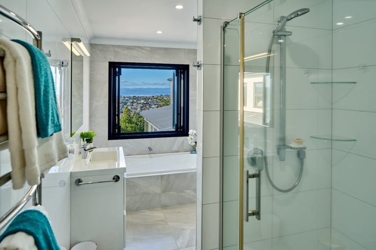 Photo of property in 4 Caughley Grove, Karori, Wellington, 6012