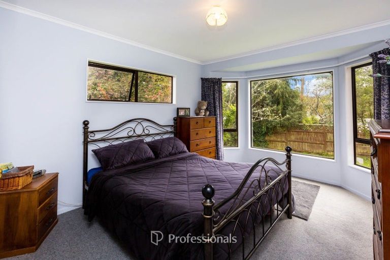Photo of property in 11 Monarch Grove, Maoribank, Upper Hutt, 5018