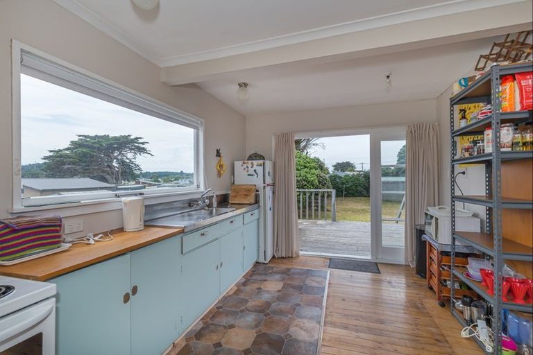 Photo of property in 13 Rangitane Street, Himatangi Beach, Foxton, 4891