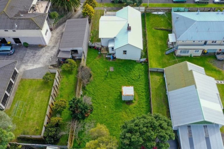 Photo of property in 7 Whiteley Street, Moturoa, New Plymouth, 4310