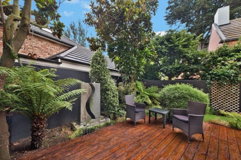 Photo of property in 1 Haineswood Lane, Sockburn, Christchurch, 8042