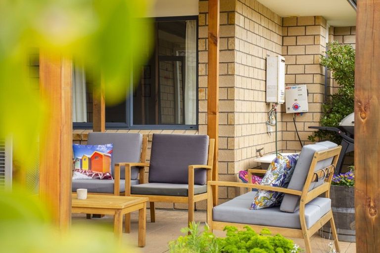 Photo of property in 24 Sarah Place, Papamoa Beach, Papamoa, 3118