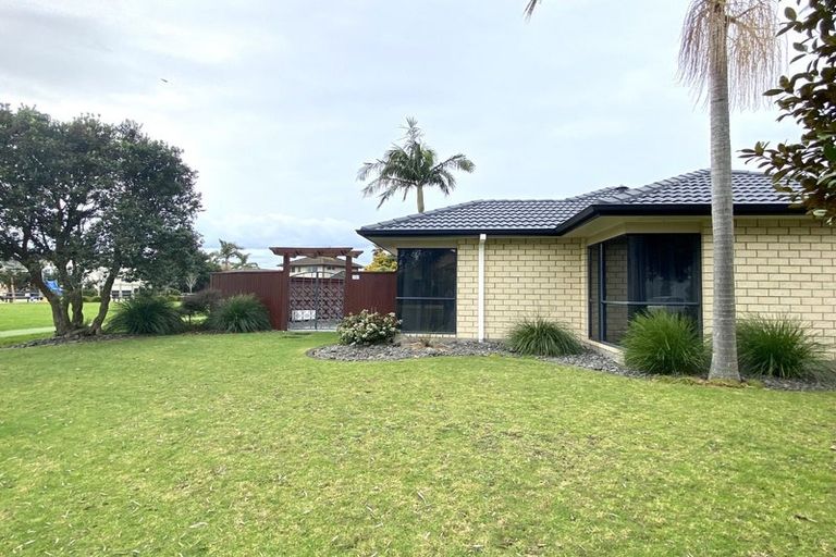 Photo of property in 36 Matemuri Drive, Papamoa Beach, Papamoa, 3118