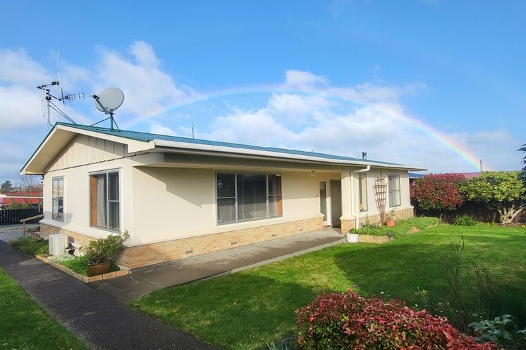 Photo of property in 30 Guy Street, Dannevirke, 4930