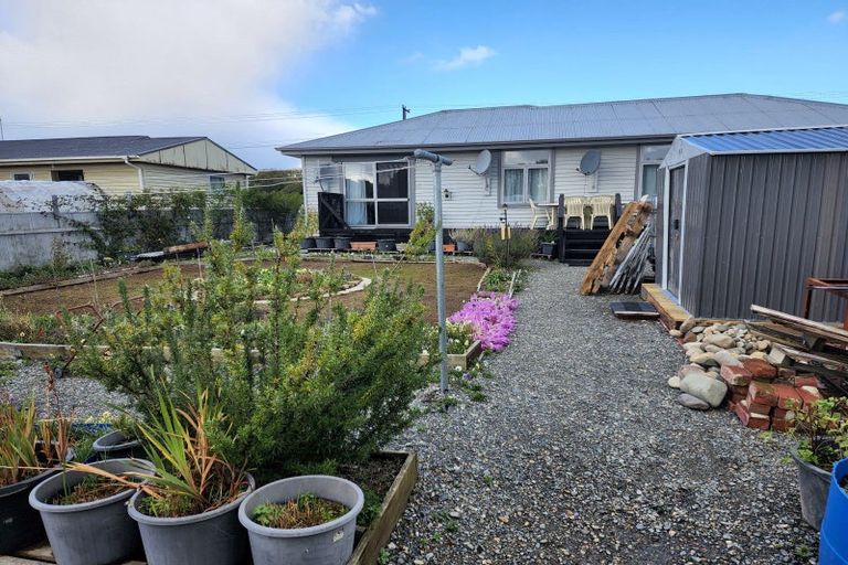 Photo of property in 73 Orawia Road, Tuatapere, 9620