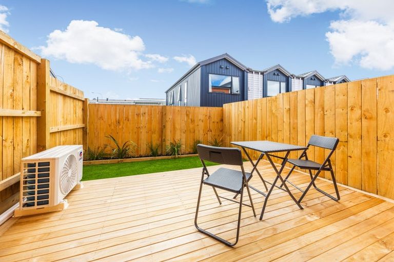 Photo of property in 2/85 Jaemont Avenue, Te Atatu South, Auckland, 0610