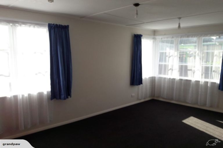 Photo of property in 1297 High Street, Taita, Lower Hutt, 5011