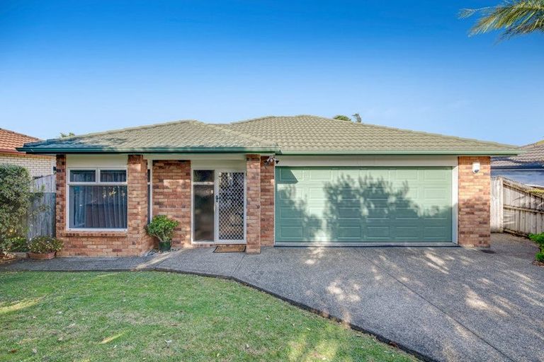 Photo of property in 25 Chesterfield Way, Orewa, 0931
