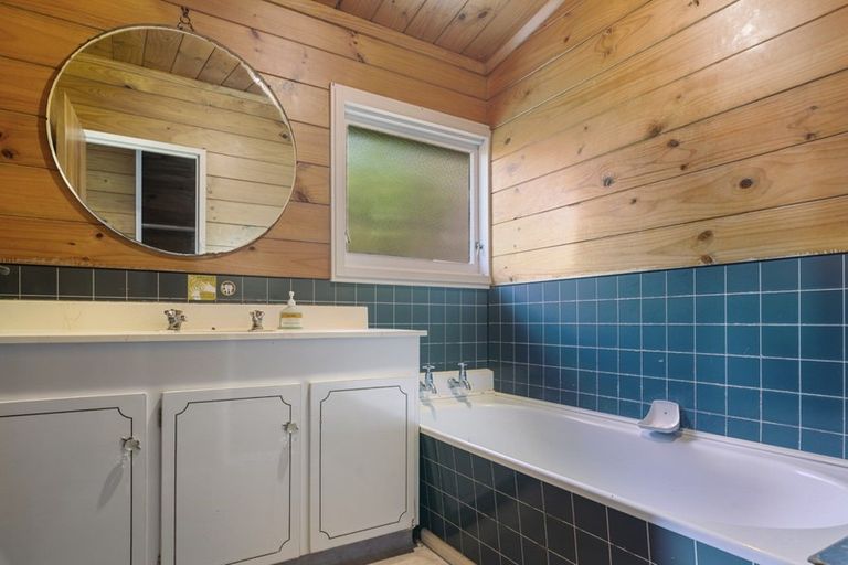 Photo of property in 25 Russell Crescent, Western Heights, Rotorua, 3015