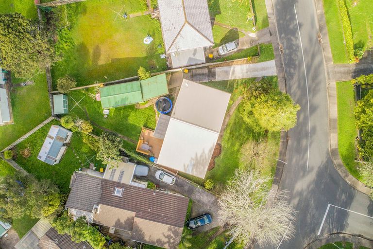 Photo of property in 13 Pendlebury Street, Green Bay, Auckland, 0604