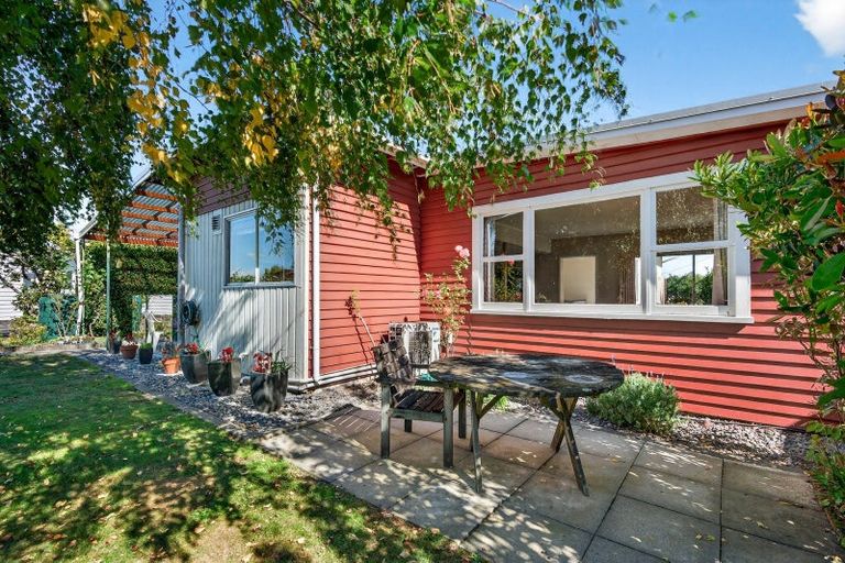 Photo of property in 30 Victoria Street, Carterton, 5713