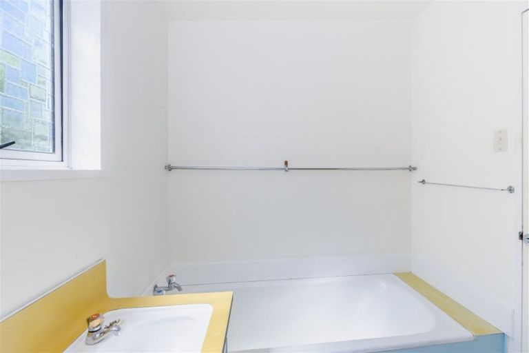 Photo of property in 72 Glen Road, Raumati South, Paraparaumu, 5032