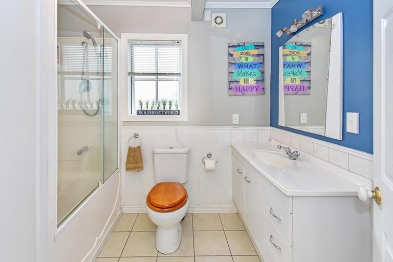 Photo of property in 1 Tington Avenue, Wattle Downs, Auckland, 2103