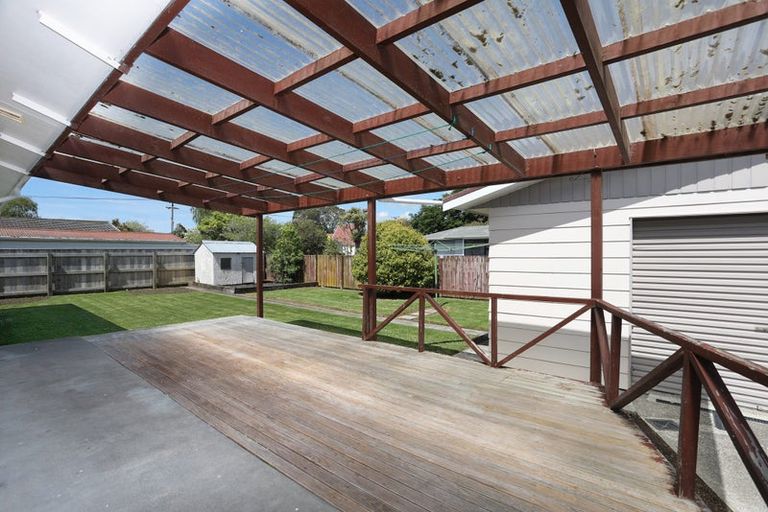 Photo of property in 3 Edward Street, Bulls, 4818