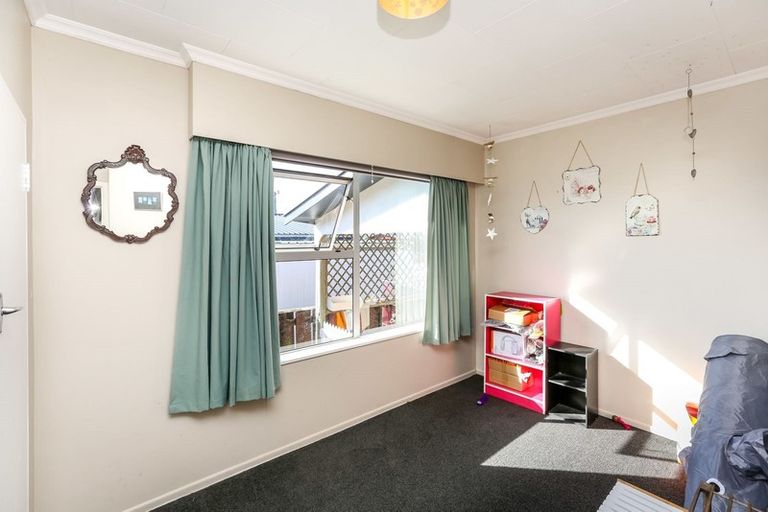 Photo of property in 16 Walsh Road, Westown, New Plymouth, 4310