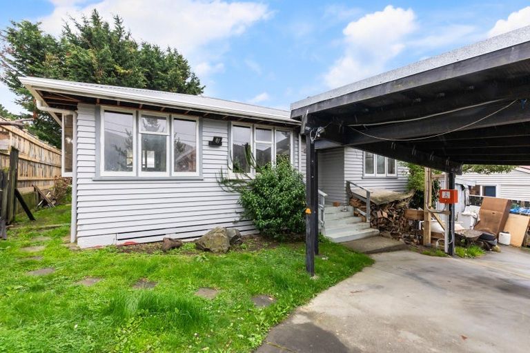 Photo of property in 4 Amundsen Grove, Stokes Valley, Lower Hutt, 5019