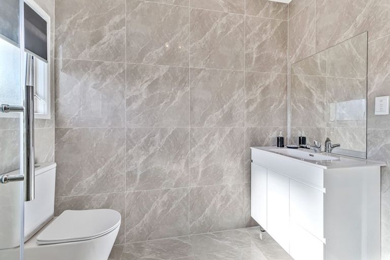 Photo of property in 2/8 Anglers Way, Wattle Downs, Auckland, 2102