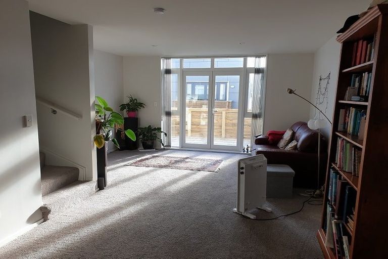 Photo of property in Pirie Street Townhouses, 32/35 Pirie Street, Mount Victoria, Wellington, 6011