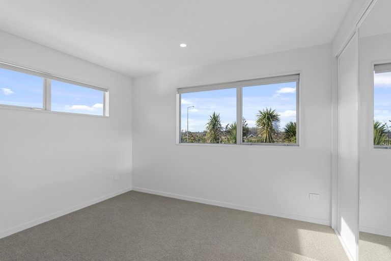 Photo of property in 27 Kakapo Lane, Redwood, Christchurch, 8051