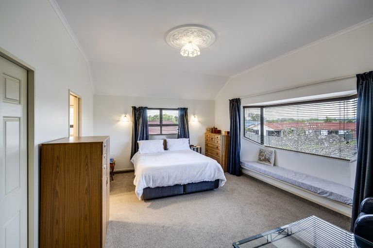 Photo of property in 10 Knightsbridge Place, Taradale, Napier, 4112