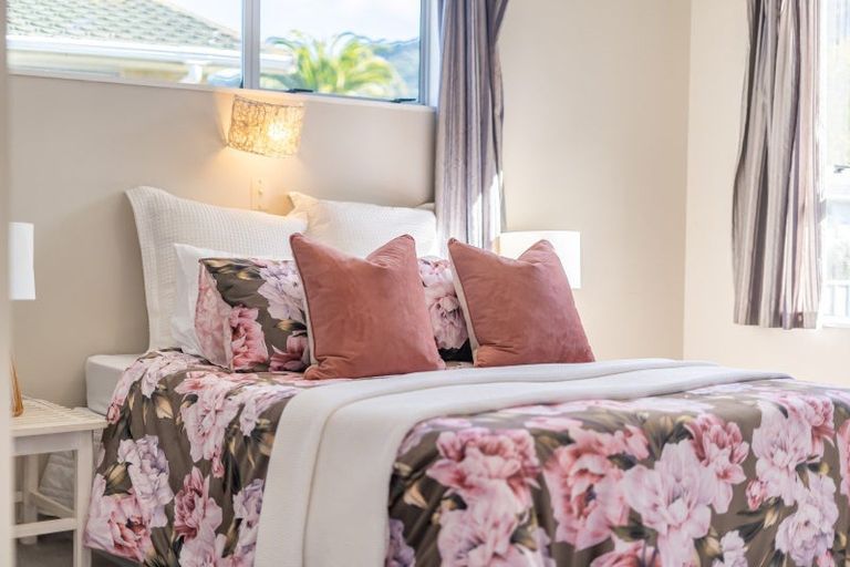 Photo of property in 75 Pasadena Crescent, Totara Park, Upper Hutt, 5018