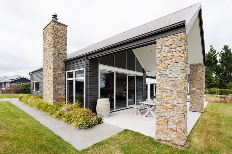 Photo of property in 39 Branksome Place, Aokautere, Palmerston North, 4471