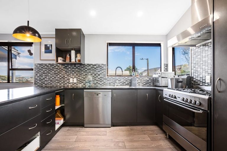 Photo of property in 77 Eskdale Road, Papakowhai, Porirua, 5024