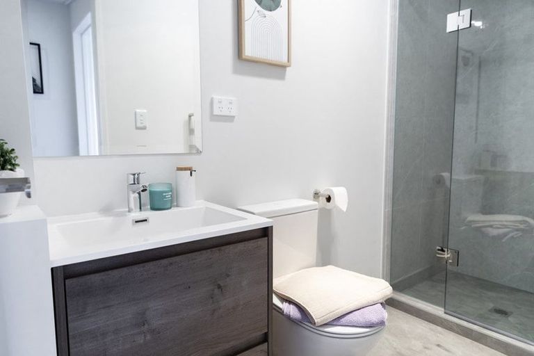 Photo of property in 17 Paetai Lane, Te Atatu Peninsula, 0610