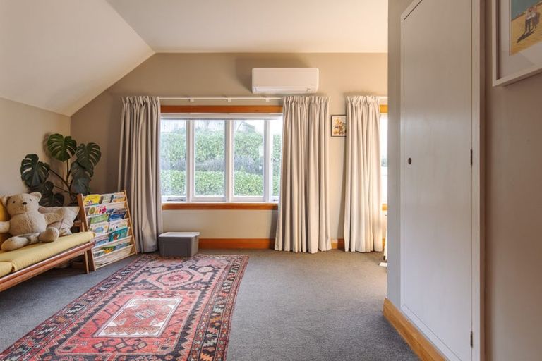 Photo of property in 2 Selwyn Road, Lyttelton, 8082