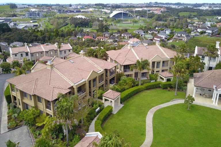 Photo of property in Point Ridge, 8/130f Gills Road, Albany Heights, Auckland, 0632