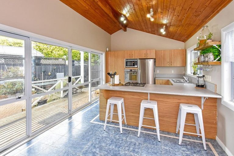 Photo of property in 1 Tington Avenue, Wattle Downs, Auckland, 2103