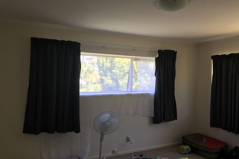 Photo of property in 63 Chelsea View Drive, Chatswood, Auckland, 0626