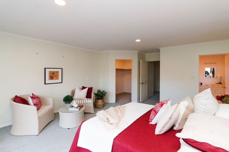 Photo of property in 14 Balcairn Place, Terrace End, Palmerston North, 4410