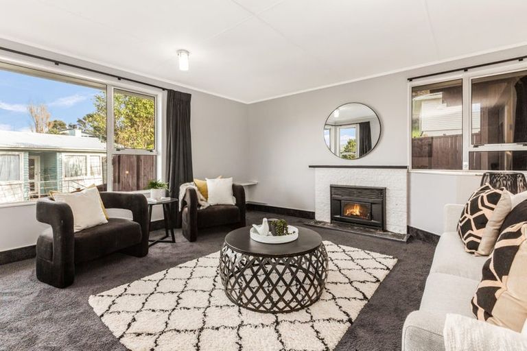 Photo of property in 13 Sombrero View, Ascot Park, Porirua, 5024