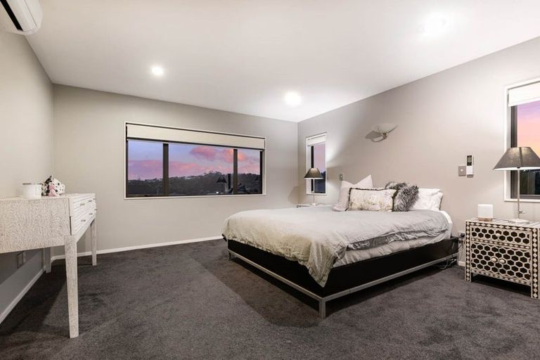 Photo of property in 29 Huntington Park Drive, Greenhithe, Auckland, 0632