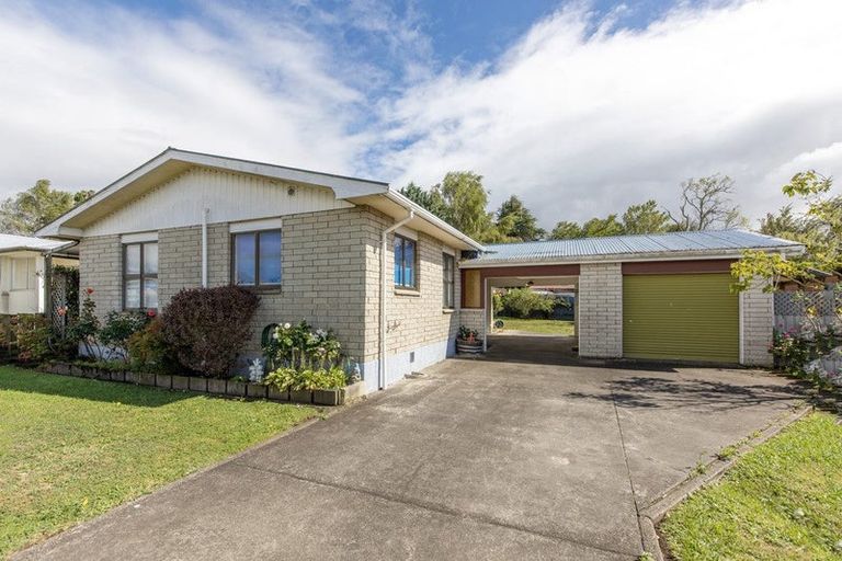 Photo of property in 4 Leeton Drive, Waipukurau, 4200