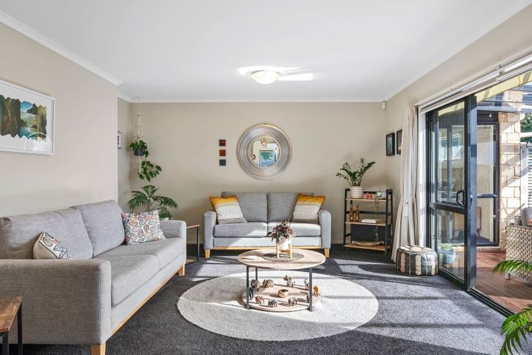 Photo of property in 2 Halsey Grove, Paraparaumu Beach, Paraparaumu, 5032