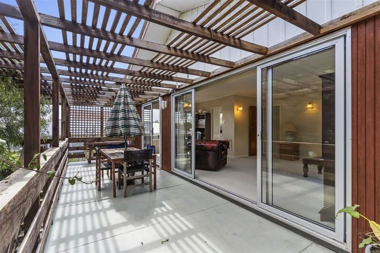 Photo of property in 301 Pakuranga Road, Pakuranga Heights, Auckland, 2010