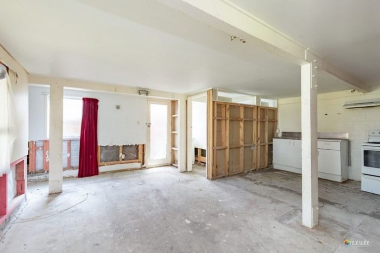 Photo of property in 15 James Grove, Stokes Valley, Lower Hutt, 5019