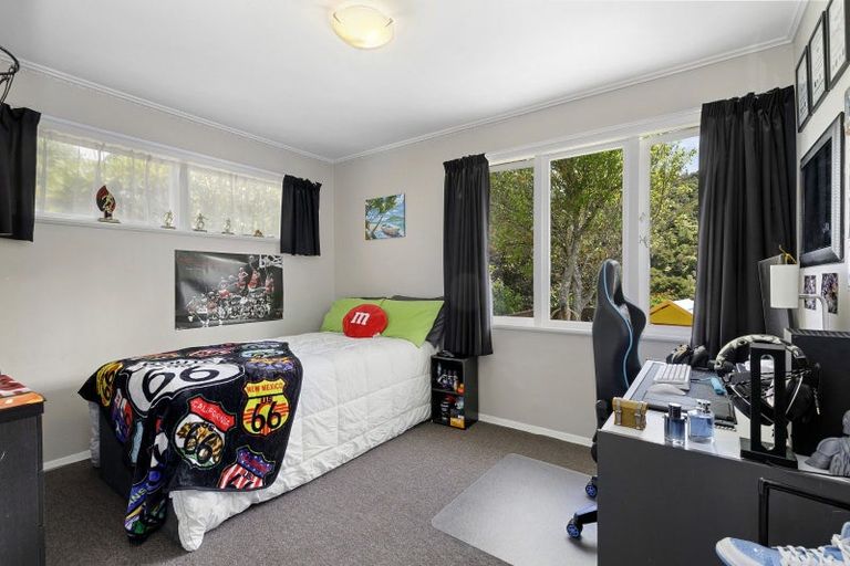 Photo of property in 60 Bird Grove, Stokes Valley, Lower Hutt, 5019